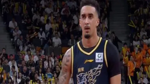 米切尔关键球终结骑士，绿军止黄蜂连败，凯尔特人夺七连胜，雄鹿遭遇五连败